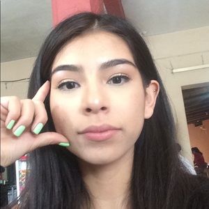 Meet your Posher, Tania